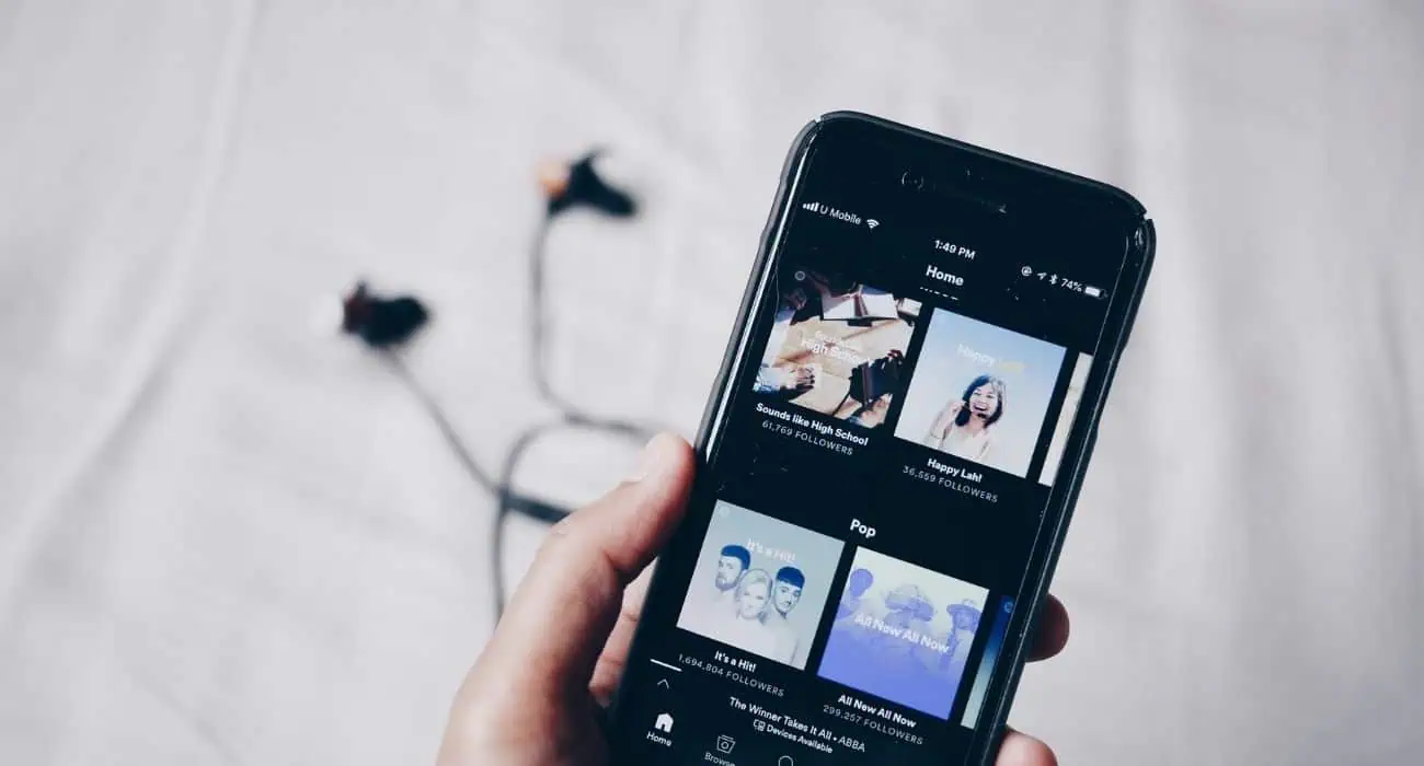 10 of the Riskiest Mobile Apps You Probably Downloaded